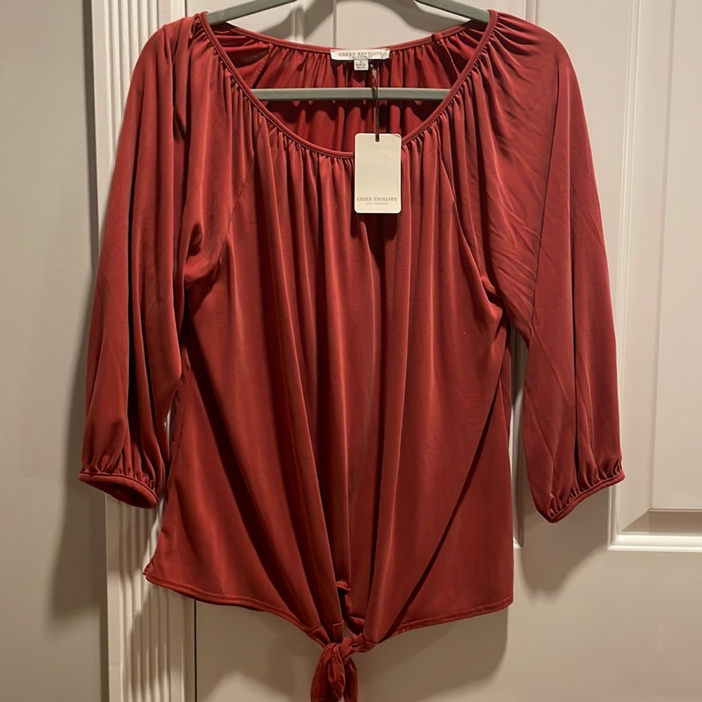 NWT -  Soft rust Green Envelope brand women’s top, size small.